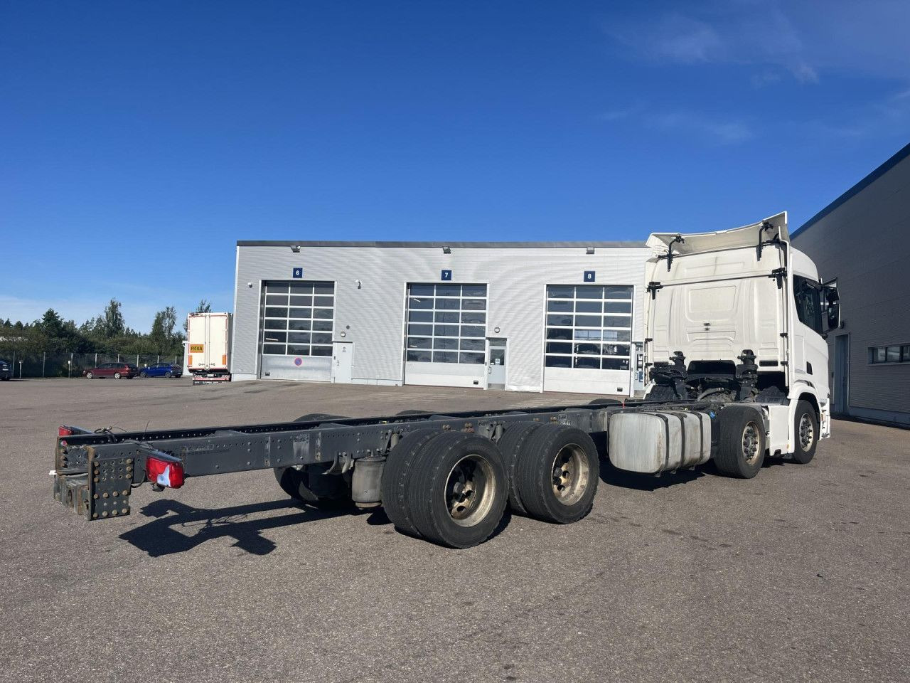 SCANIA R 540 B8x4NB / Truck chassis / Sleeper cab - Вантажівка з маніпулятором: фото 2 SCANIA R 540 B8x4NB / Truck chassis / Sleeper cab - Вантажівка з маніпулятором: фото 2