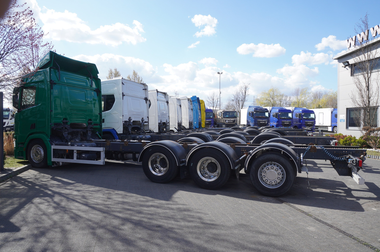 SCANIA R650 V8 / 650 HP/ frame 8.8 m / steered 4th axis / 20 units - Вантажівка з маніпулятором: фото 3 SCANIA R650 V8 / 650 HP/ frame 8.8 m / steered 4th axis / 20 units - Вантажівка з маніпулятором: фото 3
