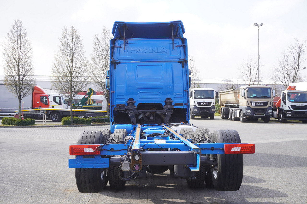 SCANIA R650 V8 / 650 HP/ frame 8.8 m / steered 4th axle - Вантажівка шасі: фото 3 SCANIA R650 V8 / 650 HP/ frame 8.8 m / steered 4th axle - Вантажівка шасі: фото 3