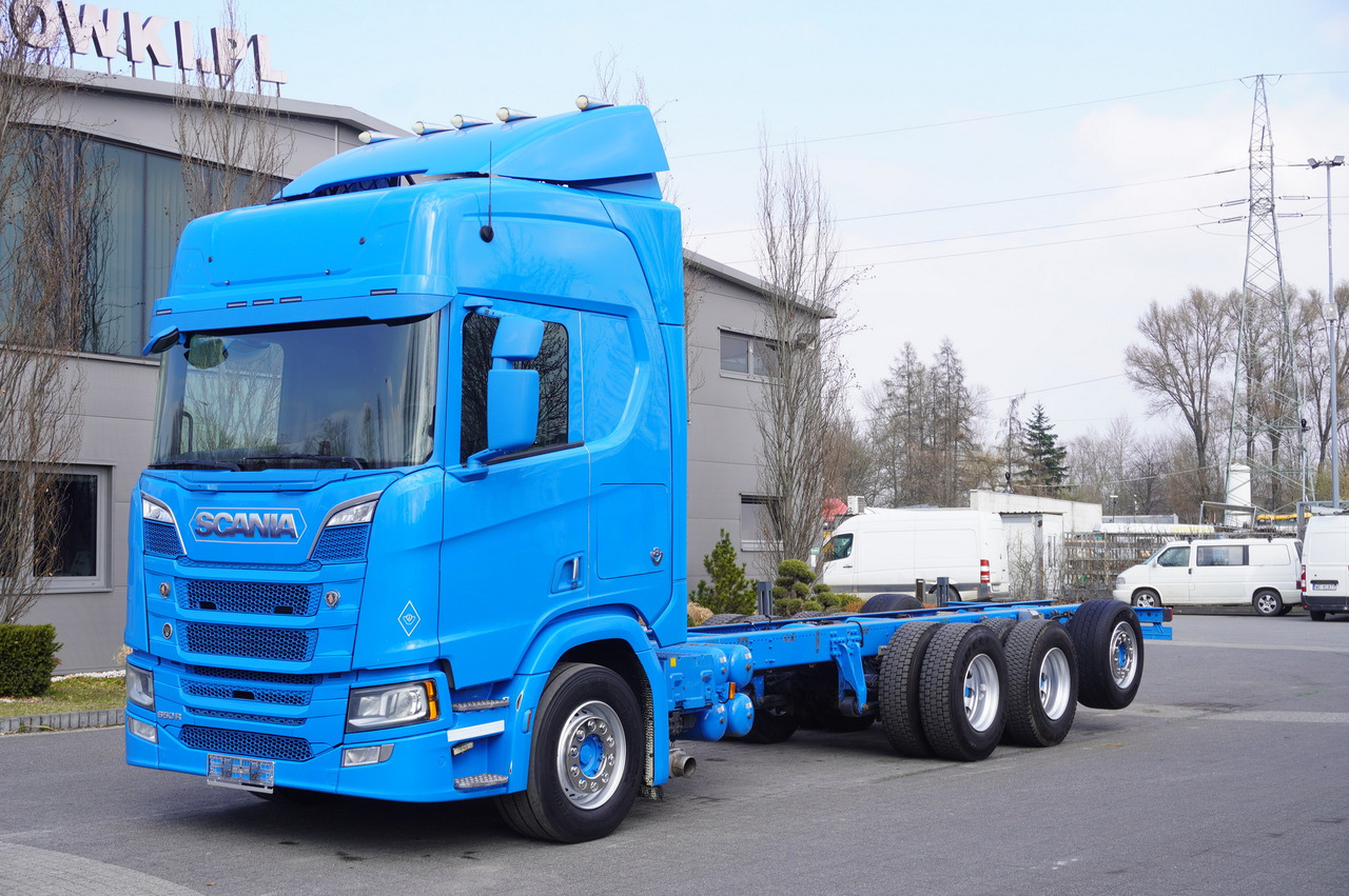 SCANIA R650 V8 / 650 HP/ frame 8.8 m / steered 4th axle - Вантажівка з маніпулятором: фото 1 SCANIA R650 V8 / 650 HP/ frame 8.8 m / steered 4th axle - Вантажівка з маніпулятором: фото 1
