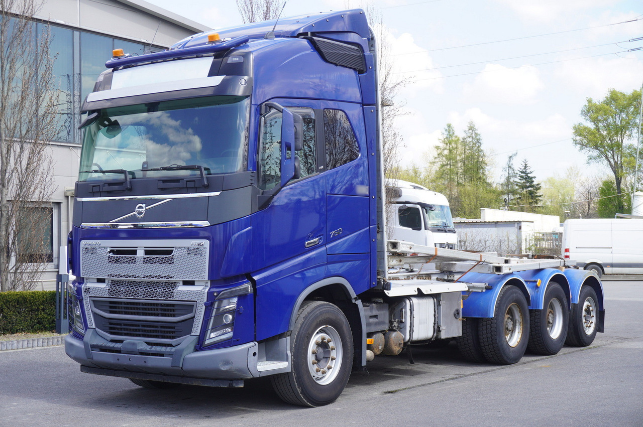 VOLVO FH16 750 8x4 / 750 HP! / 20 t load capacity / stanchion superstructure - Вантажівка з маніпулятором: фото 4 VOLVO FH16 750 8x4 / 750 HP! / 20 t load capacity / stanchion superstructure - Вантажівка з маніпулятором: фото 4