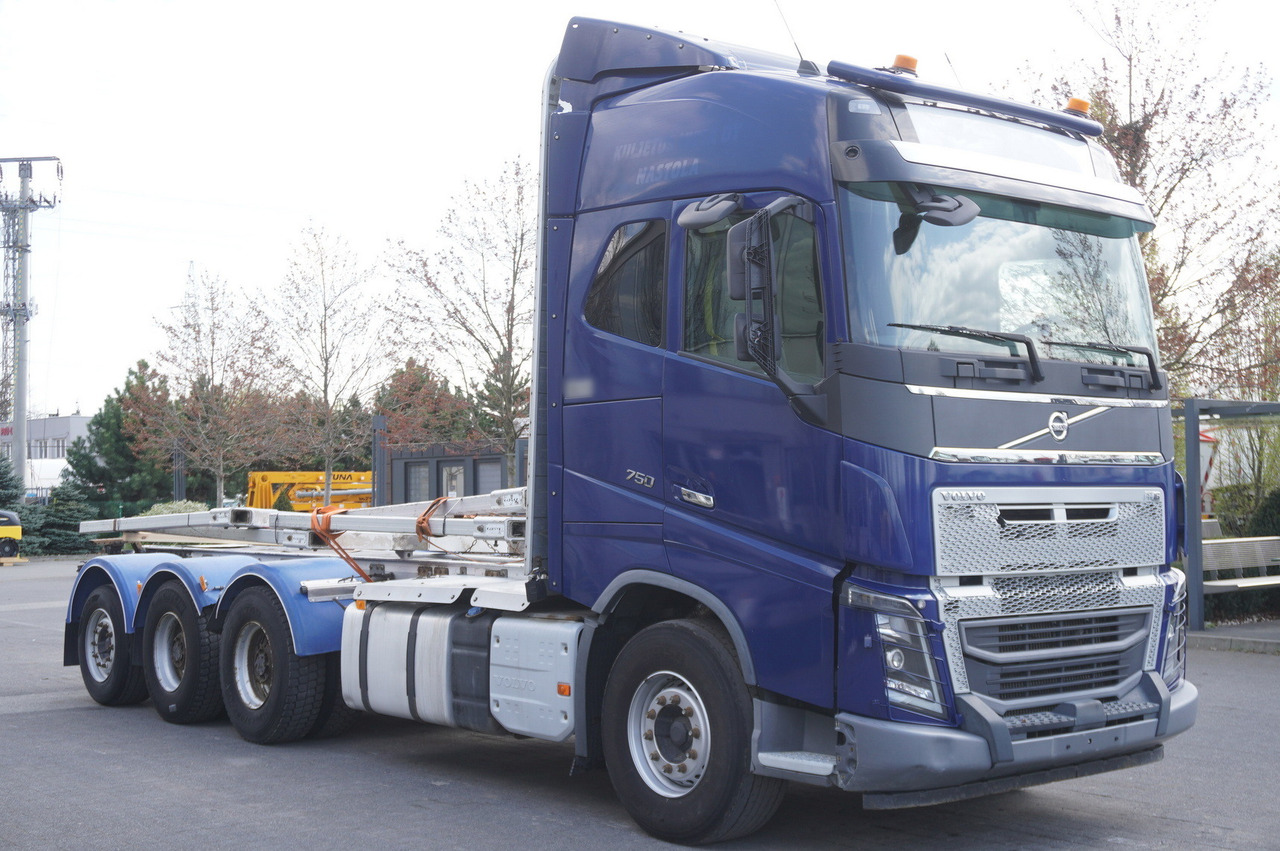 Вантажівка шасі Для транспортування ліси VOLVO FH16 750 8x4 / 750 HP! / 20 t load capacity / stanchion superstructure: фото 12