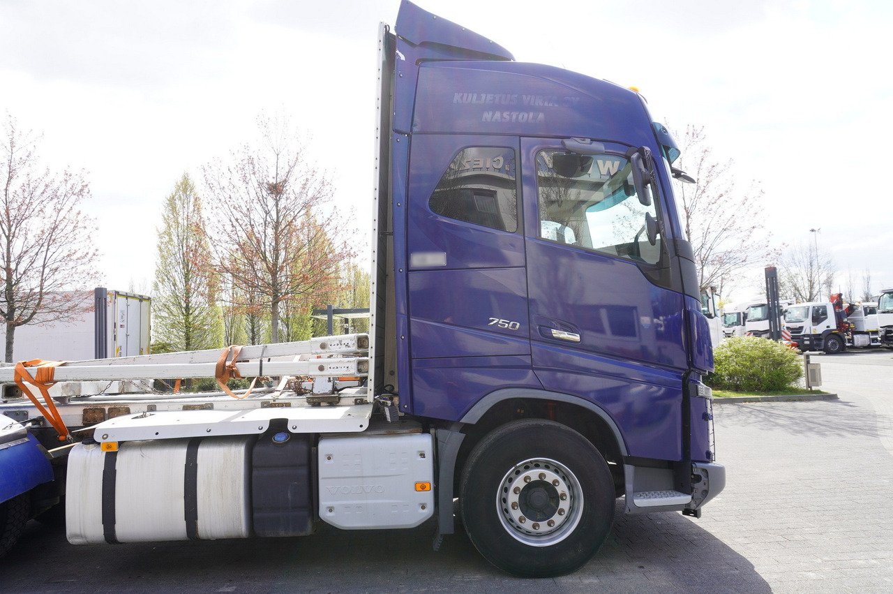 Вантажівка шасі Для транспортування ліси VOLVO FH16 750 8x4 / 750 HP! / 20 t load capacity / stanchion superstructure: фото 20
