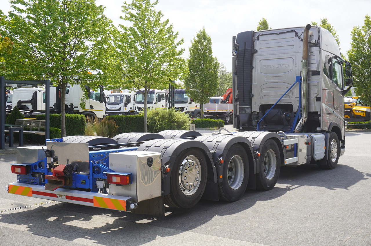 VOLVO FH16 750 8x4x4 / 750 HP! / Frame 685 cm / Steered 4th axle - Вантажівка шасі: фото 5 VOLVO FH16 750 8x4x4 / 750 HP! / Frame 685 cm / Steered 4th axle - Вантажівка шасі: фото 5