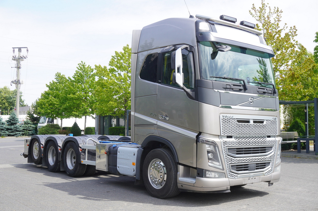 Вантажівка з маніпулятором VOLVO FH16 750 8x4x4 / 750 HP! / Frame 685 cm / Steered 4th axle: фото 7
