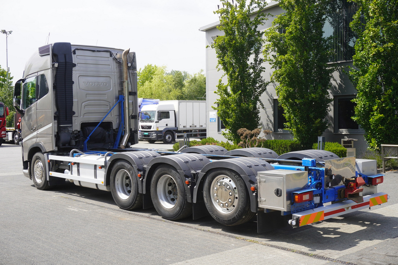 VOLVO Volvo FH16 750 8x4x4 / 750 HP! / Frame 685 cm / Steered 4th axle - Вантажівка з маніпулятором: фото 4 VOLVO Volvo FH16 750 8x4x4 / 750 HP! / Frame 685 cm / Steered 4th axle - Вантажівка з маніпулятором: фото 4
