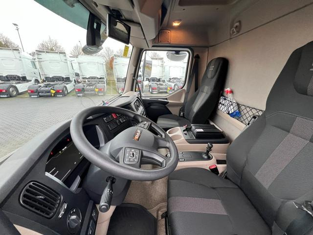 DAF XB 290 FA 16 to. Curtainsider LBW 1.5 Tonnen AHK - Тентована вантажівка: фото 2 DAF XB 290 FA 16 to. Curtainsider LBW 1.5 Tonnen AHK - Тентована вантажівка: фото 2