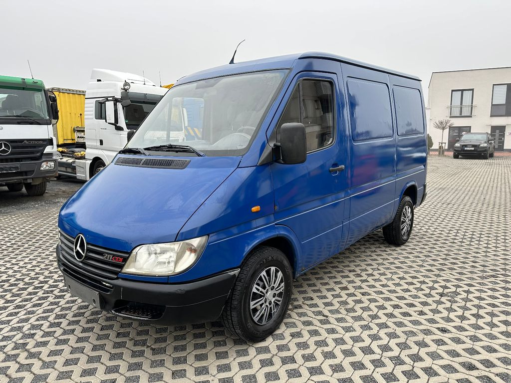 Mercedes-Benz 211 CDI - Легковий фургон: фото 1 Mercedes-Benz 211 CDI - Легковий фургон: фото 1