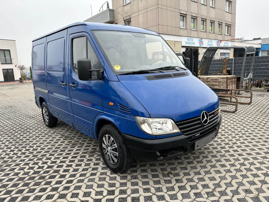 Mercedes-Benz 211 CDI - Легковий фургон: фото 3 Mercedes-Benz 211 CDI - Легковий фургон: фото 3
