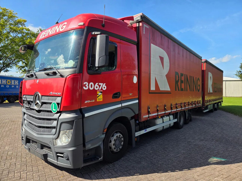 Mercedes-Benz Actros 2545 6X2 Retarder Volumecombi - Тентована вантажівка: фото 1 Mercedes-Benz Actros 2545 6X2 Retarder Volumecombi - Тентована вантажівка: фото 1
