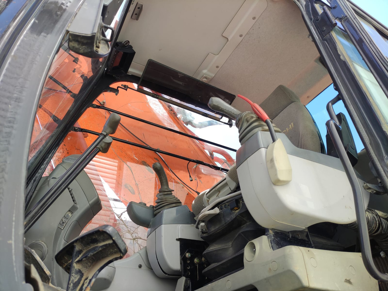 HITACHI ZX520LCH-5B - Екскаватор: фото 5 HITACHI ZX520LCH-5B - Екскаватор: фото 5