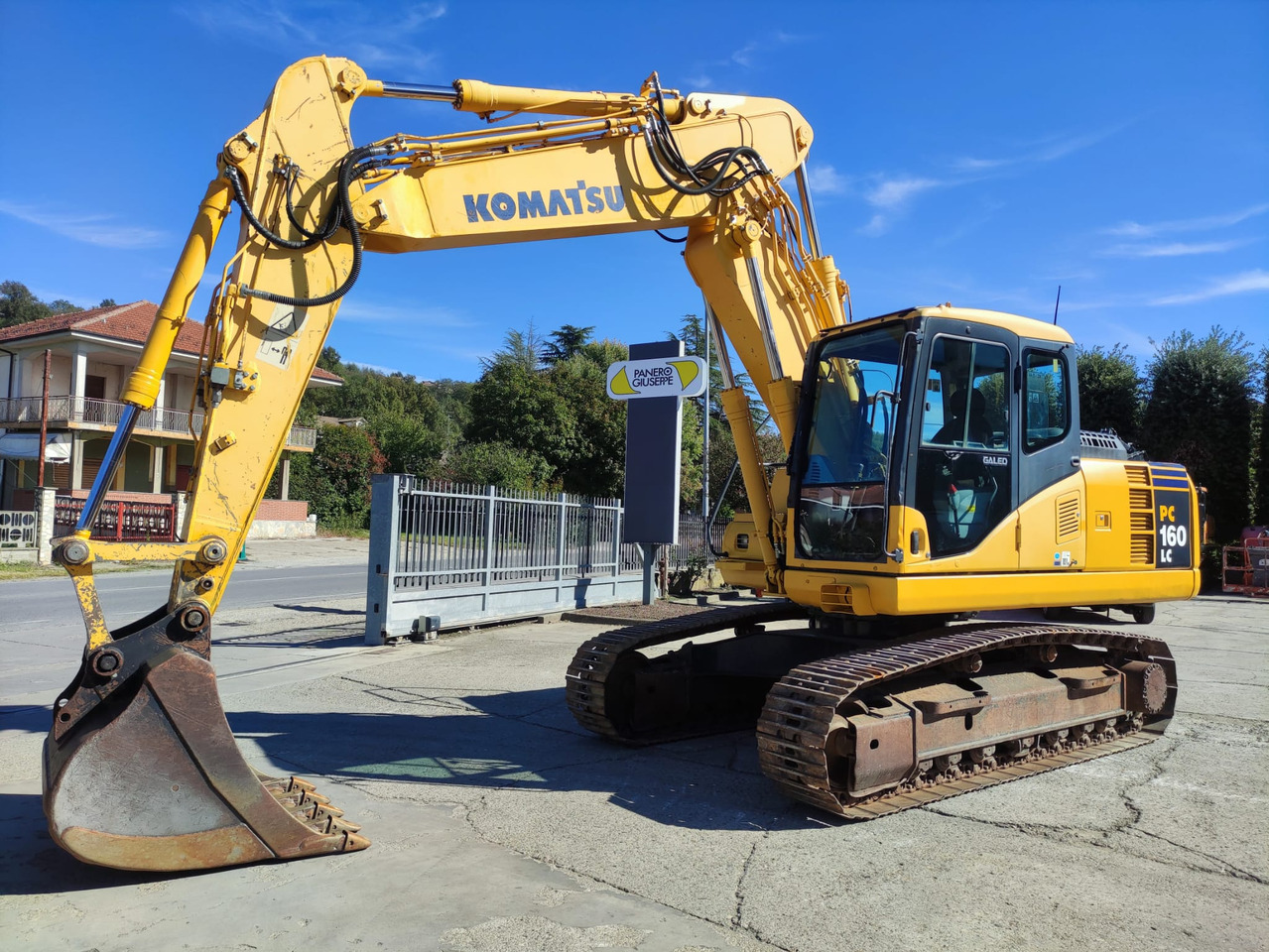 KOMATSU PC160LC-7 - Гусеничний екскаватор: фото 1 KOMATSU PC160LC-7 - Гусеничний екскаватор: фото 1