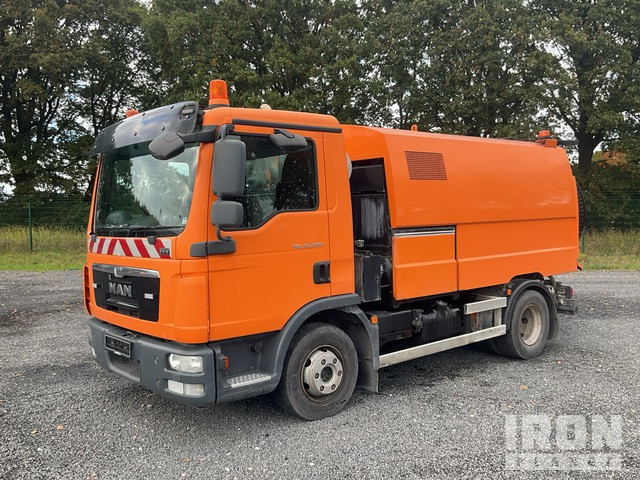2013 MAN TGL12.220 2013 Faun ViaJet 5R-HS on Kehrmaschine - Підмітально-прибиральна машина: фото 1 2013 MAN TGL12.220 2013 Faun ViaJet 5R-HS on Kehrmaschine - Підмітально-прибиральна машина: фото 1