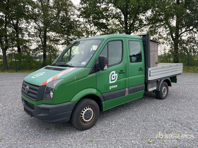 2015 Volkswagen Crafter 4x2 Crew Cab Crew Cab Flatbed Truck - Бортова вантажівка/ Платформа: фото 1 2015 Volkswagen Crafter 4x2 Crew Cab Crew Cab Flatbed Truck - Бортова вантажівка/ Платформа: фото 1
