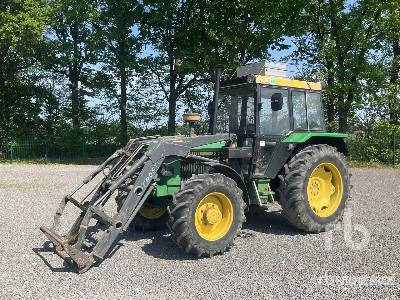 JOHN DEERE 2140 - Трактор: фото 1 JOHN DEERE 2140 - Трактор: фото 1