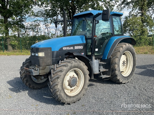 New Holland 8260 4WD Tractor - Трактор: фото 1 New Holland 8260 4WD Tractor - Трактор: фото 1