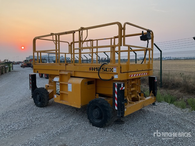 2001 Haulotte H12 SDX 4x4 Scissor Lift - Ножичний підйомник: фото 3 2001 Haulotte H12 SDX 4x4 Scissor Lift - Ножичний підйомник: фото 3