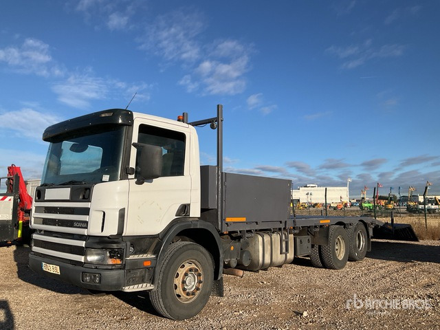 2002 Scania P 94G56X2NA300 6x2 Flatbed Truck - Бортова вантажівка/ Платформа: фото 1 2002 Scania P 94G56X2NA300 6x2 Flatbed Truck - Бортова вантажівка/ Платформа: фото 1
