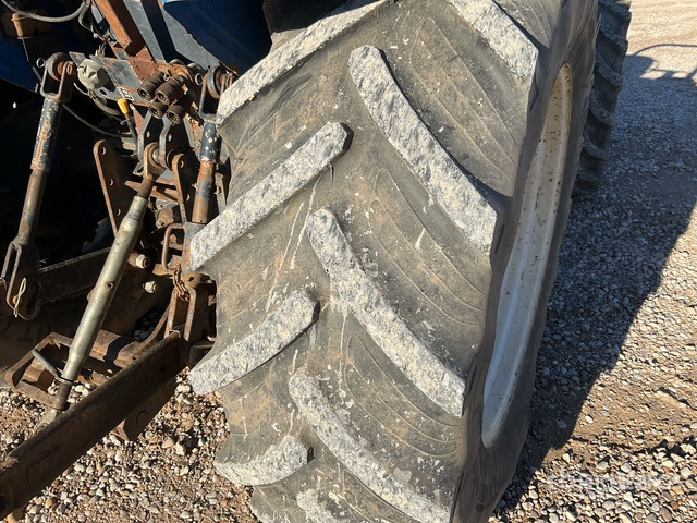 2005 New Holland TD95D 4WD Tractor - Трактор: фото 4 2005 New Holland TD95D 4WD Tractor - Трактор: фото 4