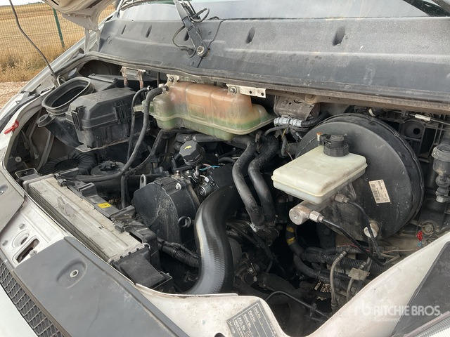 2009 Iveco 35S10 Cargo Van - Бортова вантажівка/ Платформа: фото 5 2009 Iveco 35S10 Cargo Van - Бортова вантажівка/ Платформа: фото 5