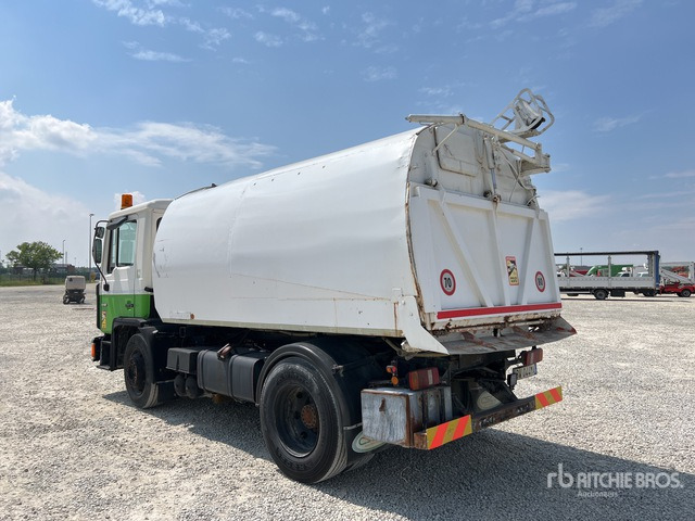 1989 MAN 15.192 Sweeper Truck - Підмітально-прибиральна машина: фото 4 1989 MAN 15.192 Sweeper Truck - Підмітально-прибиральна машина: фото 4