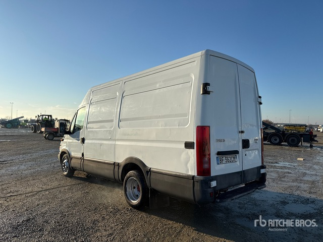 1999 Iveco Daily 35C13 2.8 125CV Van Truck - Вантажівка з закритим кузовом: фото 2 1999 Iveco Daily 35C13 2.8 125CV Van Truck - Вантажівка з закритим кузовом: фото 2