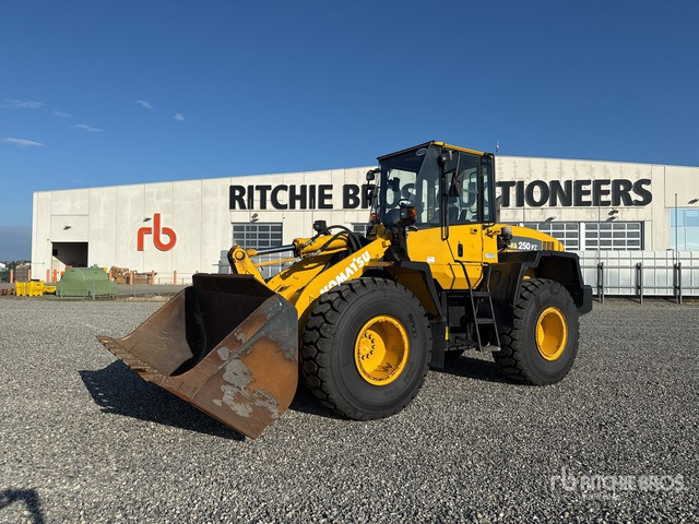 2003 Komatsu WA250-5 Pala gommata - Колісний навантажувач: фото 2 2003 Komatsu WA250-5 Pala gommata - Колісний навантажувач: фото 2