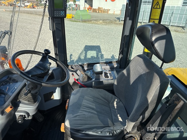 2003 Komatsu WA250-5 Pala gommata - Колісний навантажувач: фото 5 2003 Komatsu WA250-5 Pala gommata - Колісний навантажувач: фото 5