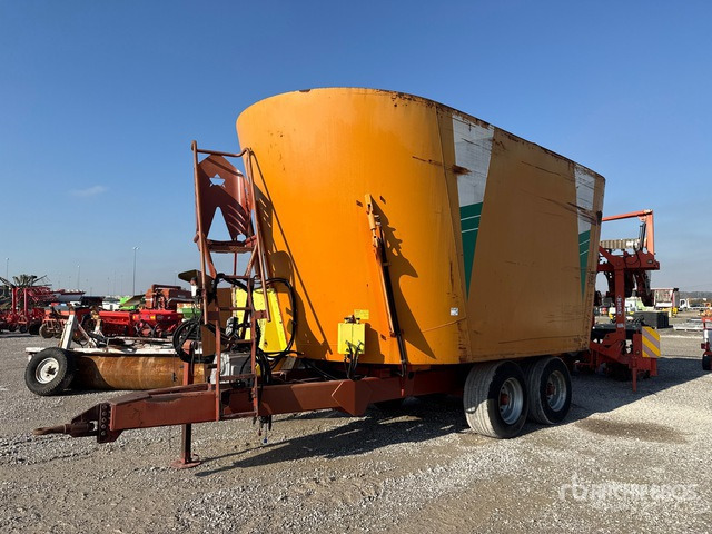 2011 California MC35 Feed Wagon - Кормороздавач: фото 1 2011 California MC35 Feed Wagon - Кормороздавач: фото 1