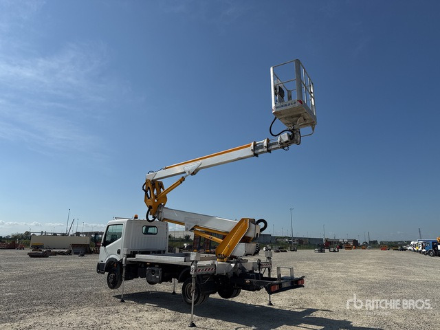 2011 Nissan Cabstar 35 - 11 2011 Multitel Pagliero MX250EX ... Bucket Truck - Автовишка: фото 3 2011 Nissan Cabstar 35 - 11 2011 Multitel Pagliero MX250EX ... Bucket Truck - Автовишка: фото 3