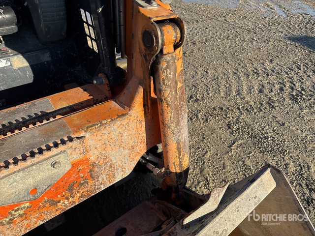 2012 Komatsu SK714-2 Skid Steer Loader - Міні-навантажувач: фото 4 2012 Komatsu SK714-2 Skid Steer Loader - Міні-навантажувач: фото 4
