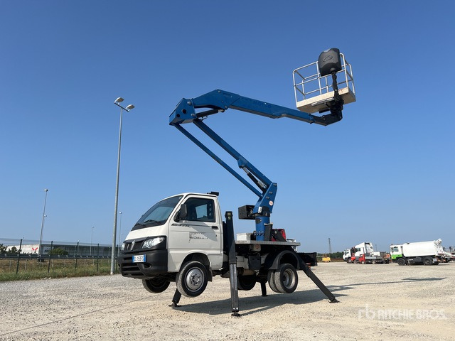 2012 Piaggio Porter 2012 Socage A314 14 m on Bucket Truck - Автовишка: фото 2 2012 Piaggio Porter 2012 Socage A314 14 m on Bucket Truck - Автовишка: фото 2