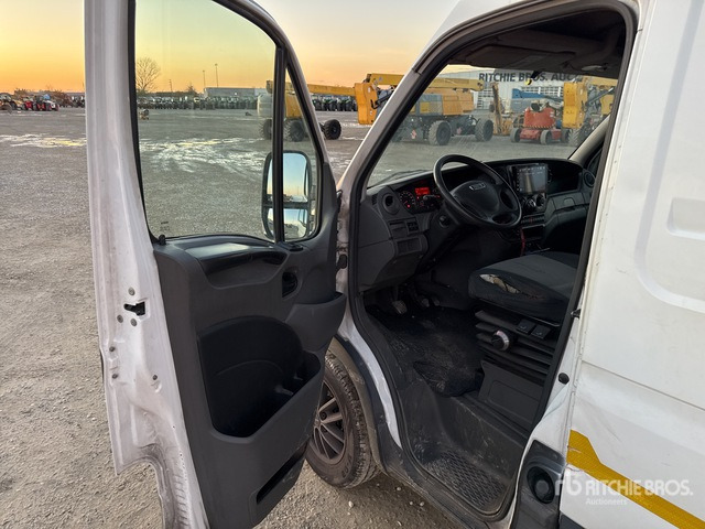 2013 Iveco Daily Van Truck - Вантажівка з закритим кузовом: фото 4 2013 Iveco Daily Van Truck - Вантажівка з закритим кузовом: фото 4