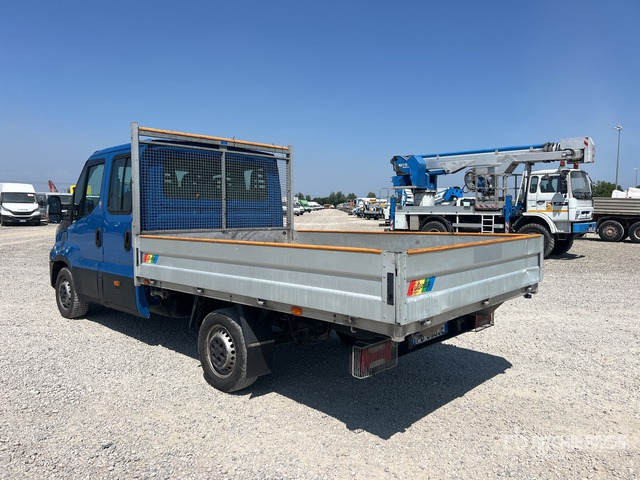 2016 Iveco Daily 35S11 Crew Cab Flatbed Truck - Легка бортова вантажівка: фото 4 2016 Iveco Daily 35S11 Crew Cab Flatbed Truck - Легка бортова вантажівка: фото 4