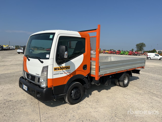 2017 Nissan NT400 Flatbed Truck - Бортова вантажівка/ Платформа: фото 2 2017 Nissan NT400 Flatbed Truck - Бортова вантажівка/ Платформа: фото 2