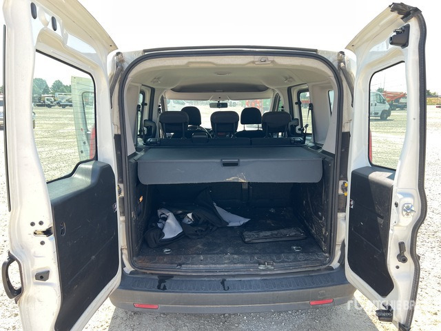 2018 Fiat Doblo COMBI 1.3 MJT 16V SX N1 Van Truck - Суцільнометалевий фургон: фото 5 2018 Fiat Doblo COMBI 1.3 MJT 16V SX N1 Van Truck - Суцільнометалевий фургон: фото 5