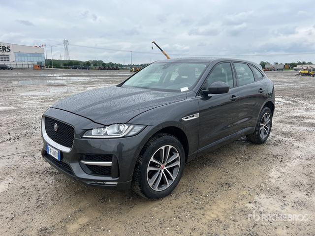 2019 Jaguar F-Pace 2.0D I4 180CV R-SPORT AWD SUV - Позашляховик: фото 2 2019 Jaguar F-Pace 2.0D I4 180CV R-SPORT AWD SUV - Позашляховик: фото 2