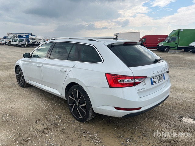 2020 Skoda Superb Wagon 2.0 TDI EVO 150CV EXECUTIVE Automobile - Легковий автомобіль: фото 3 2020 Skoda Superb Wagon 2.0 TDI EVO 150CV EXECUTIVE Automobile - Легковий автомобіль: фото 3