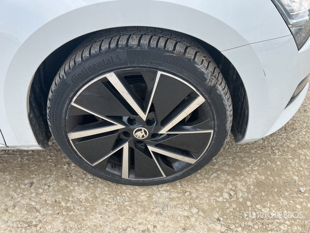 2020 Skoda Superb Wagon 2.0 TDI EVO 150CV EXECUTIVE Automobile - Легковий автомобіль: фото 5 2020 Skoda Superb Wagon 2.0 TDI EVO 150CV EXECUTIVE Automobile - Легковий автомобіль: фото 5