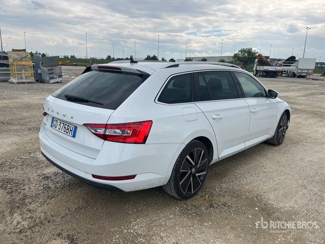 2020 Skoda Superb Wagon 2.0 TDI EVO 150CV EXECUTIVE Automobile - Легковий автомобіль: фото 4 2020 Skoda Superb Wagon 2.0 TDI EVO 150CV EXECUTIVE Automobile - Легковий автомобіль: фото 4