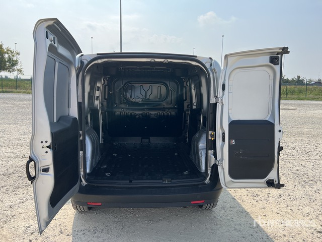 2021 Fiat Doblo CARGO CH1 LOUNGE 1.6 MJET 120CV ... Van Truck - Суцільнометалевий фургон: фото 4 2021 Fiat Doblo CARGO CH1 LOUNGE 1.6 MJET 120CV ... Van Truck - Суцільнометалевий фургон: фото 4