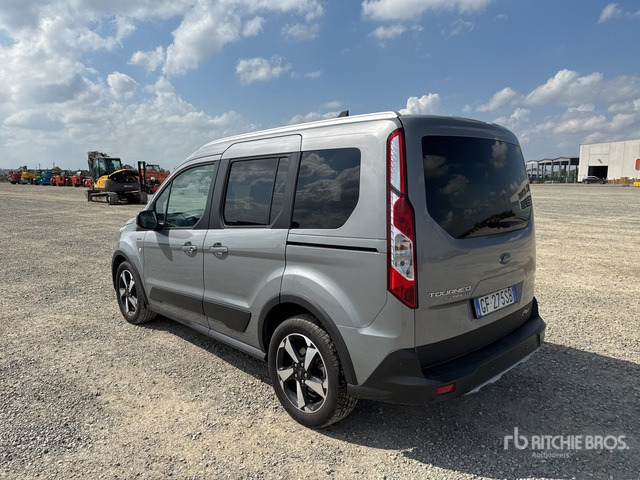 2021 Ford Tourneo Connect 5 seats Van Truck - Легковий фургон: фото 4 2021 Ford Tourneo Connect 5 seats Van Truck - Легковий фургон: фото 4