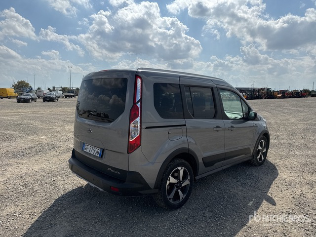2021 Ford Tourneo Connect 5 seats Van Truck - Легковий фургон: фото 3 2021 Ford Tourneo Connect 5 seats Van Truck - Легковий фургон: фото 3