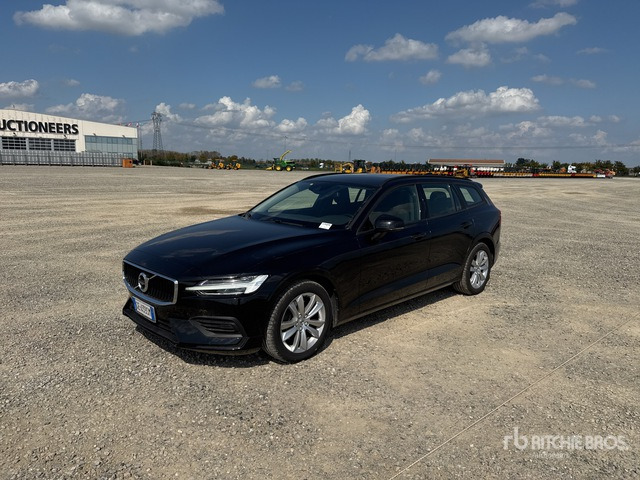 2021 Volvo V60 SW B4 D AUTOM. MOMENTUM BUSINESS Automobile - Легковий автомобіль: фото 2 2021 Volvo V60 SW B4 D AUTOM. MOMENTUM BUSINESS Automobile - Легковий автомобіль: фото 2