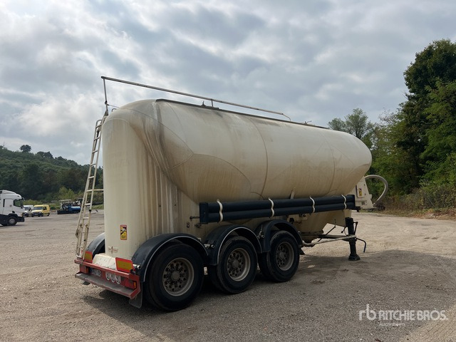 2001 Spitzer Eurovrac S27DRF030 Remorque Citerne Pulverisateur Sprayer Transport Trailer - Напівпричіп цистерна для сипучих вантажів: фото 4 2001 Spitzer Eurovrac S27DRF030 Remorque Citerne Pulverisateur Sprayer Transport Trailer - Напівпричіп цистерна для сипучих вантажів: фото 4
