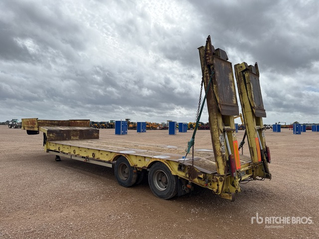 2002 Kaiser S3802F T/A Semi-Remorque Porte-Engins ... Lowboy Trailer - Низькорамна платформа напівпричіп: фото 3 2002 Kaiser S3802F T/A Semi-Remorque Porte-Engins ... Lowboy Trailer - Низькорамна платформа напівпричіп: фото 3