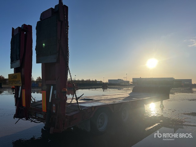 2002 Robuste Kaiser S5703P Tri/A Semi-Remorque Porte-Engin ... Lowboy Trailer - Низькорамна платформа напівпричіп: фото 3 2002 Robuste Kaiser S5703P Tri/A Semi-Remorque Porte-Engin ... Lowboy Trailer - Низькорамна платформа напівпричіп: фото 3