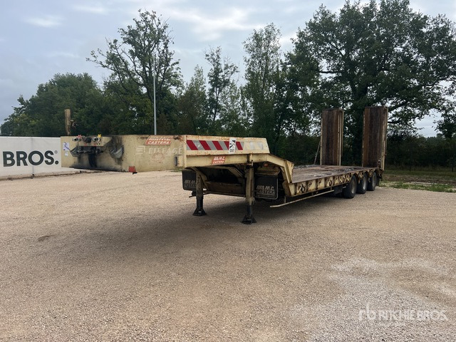2004 Castera 3SS34T Tri/A Semi-Remorque Porte-Engin ... Lowboy Trailer - Низькорамна платформа напівпричіп: фото 1 2004 Castera 3SS34T Tri/A Semi-Remorque Porte-Engin ... Lowboy Trailer - Низькорамна платформа напівпричіп: фото 1