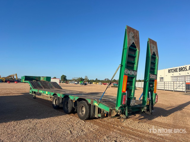 2006 ACTM S46315 Semi-Remorque Porte-Engins 3 Es ... Lowboy Trailer - Низькорамна платформа напівпричіп: фото 4 2006 ACTM S46315 Semi-Remorque Porte-Engins 3 Es ... Lowboy Trailer - Низькорамна платформа напівпричіп: фото 4