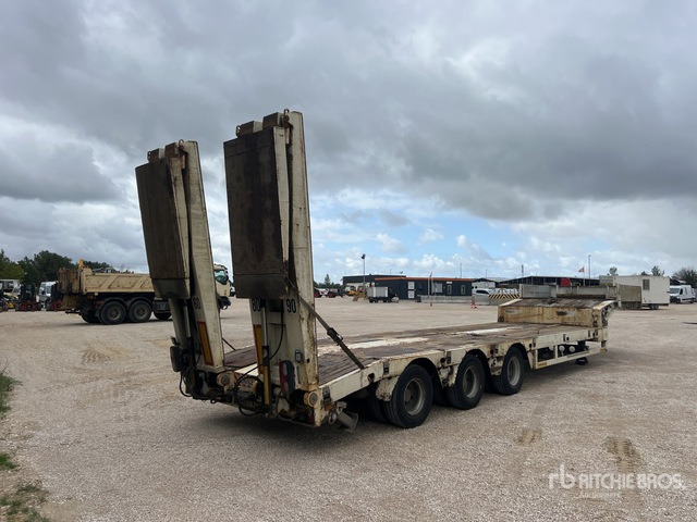 2006 Faymonville TL Tri/A Semi-Remorque Porte-Engin ... Lowboy Trailer - Низькорамна платформа напівпричіп: фото 3 2006 Faymonville TL Tri/A Semi-Remorque Porte-Engin ... Lowboy Trailer - Низькорамна платформа напівпричіп: фото 3